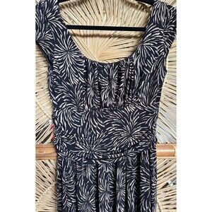 Coldwater Creek Dress 12 Black Beige Burst Print Ruched Waist Midi Scoop Neck